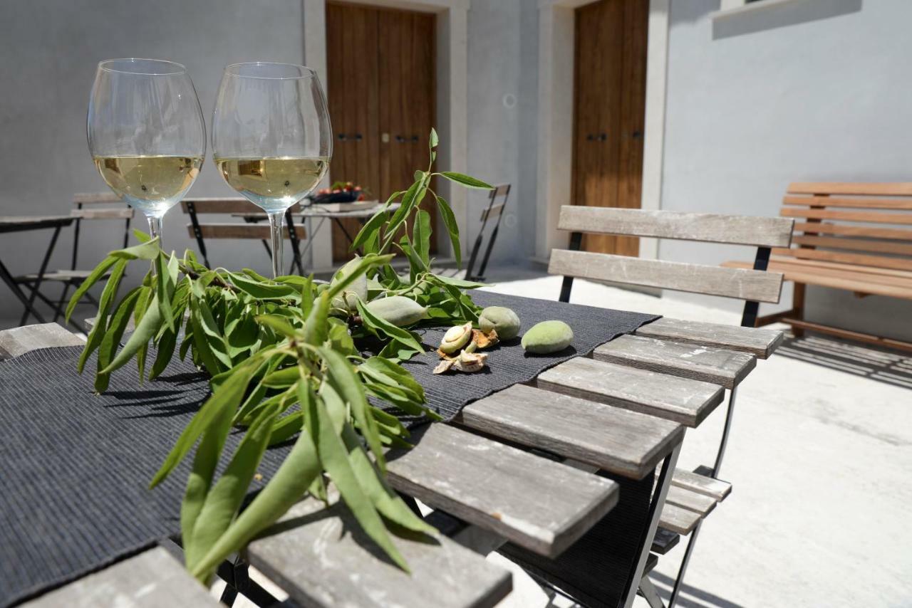 Hostal Jardinu Noto Exterior foto