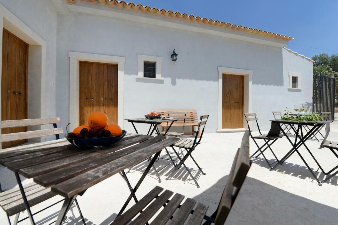 Hostal Jardinu Noto Exterior foto